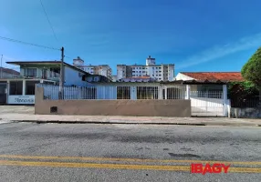 Foto 1 de Casa com 3 Quartos para alugar, 157m² em Fazenda Santo Antonio, São José