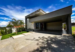 Foto 1 de Casa com 3 Quartos à venda, 221m² em Loteamento Portal do Sol II, Goiânia