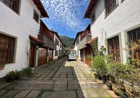 Foto 1 de Casa de Condomínio com 3 Quartos à venda, 150m² em Alto, Teresópolis
