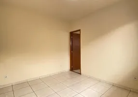 Foto 1 de Casa com 1 Quarto para alugar, 40m² em  Vila Valqueire, Rio de Janeiro