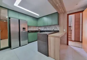 Foto 1 de Casa com 3 Quartos à venda, 121m² em Colina de Laranjeiras, Serra