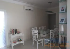 Foto 1 de Apartamento com 4 Quartos à venda, 132m² em Pitangueiras, Guarujá