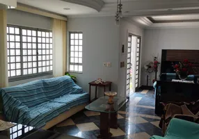 Foto 1 de Sobrado com 3 Quartos para venda ou aluguel, 147m² em Vila Bastos, Santo André