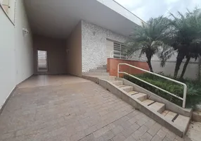 Foto 1 de Casa com 3 Quartos para alugar, 150m² em Saúde, Mogi Mirim