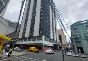 Foto 1 de Apartamento com 1 Quarto à venda, 64m² em Centro, Curitiba