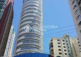 Foto 1 de Apartamento com 4 Quartos à venda, 200m² em Centro, Balneário Camboriú