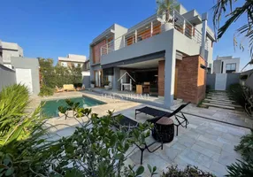 Foto 1 de Casa de Condomínio com 3 Quartos à venda, 370m² em Granja Viana, Carapicuíba