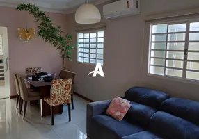 Foto 1 de Casa com 3 Quartos à venda, 168m² em Jardim Inconfidência, Uberlândia