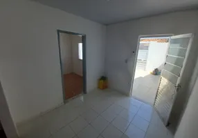 Foto 1 de Casa com 2 Quartos à venda, 72m² em Olaria, Aracaju