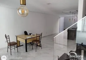 Foto 1 de Sobrado com 3 Quartos à venda, 200m² em Vila Gomes Cardim, São Paulo