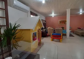 Foto 1 de Casa com 3 Quartos à venda, 178m² em Ipanema, Porto Alegre