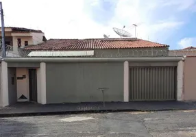 Foto 1 de Sobrado com 3 Quartos à venda, 315m² em Lidice, Uberlândia