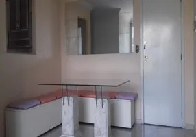 Foto 1 de Apartamento com 2 Quartos à venda, 50m² em Vila Caldas, Carapicuíba