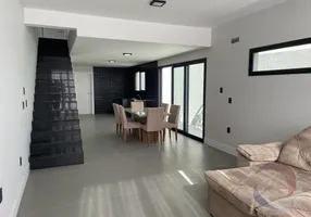 Foto 1 de Casa com 3 Quartos à venda, 235m² em Beira Mar, Florianópolis