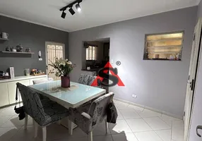 Foto 1 de Sobrado com 4 Quartos para alugar, 230m² em Móoca, São Paulo