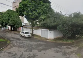 Foto 1 de Casa com 6 Quartos à venda, 100m² em Vila São Luiz, Goiânia