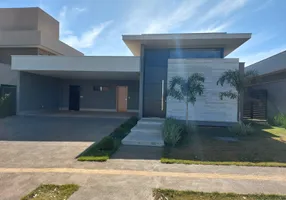 Foto 1 de Casa de Condomínio com 4 Quartos à venda, 253m² em Residencial Goiânia Golfe Clube, Goiânia