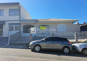 Foto 1 de Casa com 2 Quartos à venda, 225m² em Barreiros, São José