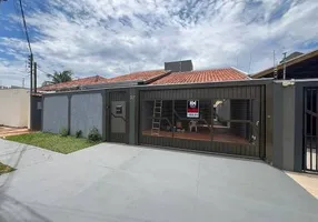Foto 1 de Casa com 4 Quartos para alugar, 250m² em Caranda Bosque, Campo Grande
