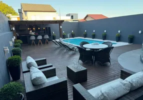 Foto 1 de Casa de Condomínio com 3 Quartos para alugar, 360m² em Hípica, Porto Alegre