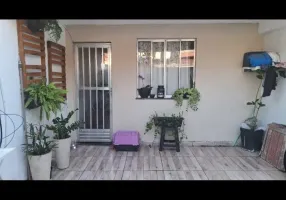 Foto 1 de Casa com 3 Quartos à venda, 100m² em Vista Alegre, São Gonçalo