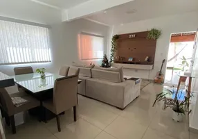 Foto 1 de Casa com 3 Quartos à venda, 180m² em Jardim Itália, Uberlândia