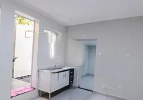 Foto 1 de Casa com 2 Quartos para alugar, 50m² em Parque Erasmo Assuncao, Santo André