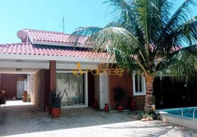 Foto 1 de Casa com 4 Quartos à venda, 241m² em Vila Bourghese, Pindamonhangaba