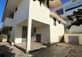 Foto 1 de Sobrado com 4 Quartos à venda, 242m² em Tabajaras, Uberlândia