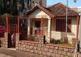 Foto 1 de Casa com 2 Quartos à venda, 100m² em Passo da Areia, Porto Alegre
