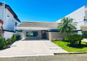 Foto 1 de Casa de Condomínio com 4 Quartos à venda, 203m² em Jardim Acapulco , Guarujá