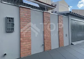 Foto 1 de Casa com 2 Quartos para venda ou aluguel, 133m² em Jardim Lutfalla, São Carlos