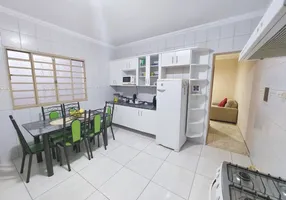 Foto 1 de Casa com 2 Quartos à venda, 172m² em Planalto, Belo Horizonte