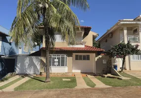 Foto 1 de Casa de Condomínio com 3 Quartos para alugar, 153m² em Jardim Guapore, Maringá