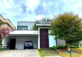 Foto 1 de Casa de Condomínio com 3 Quartos à venda, 350m² em Centro Comercial Jubran, Barueri