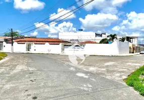 Foto 1 de Casa com 4 Quartos à venda, 370m² em Jabotiana, Aracaju