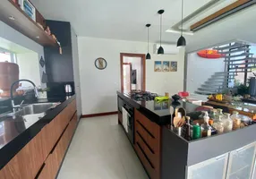 Foto 1 de Casa com 3 Quartos à venda, 166m² em Rio Tavares, Florianópolis