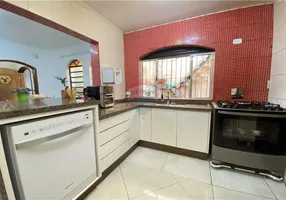 Foto 1 de Casa com 3 Quartos à venda, 229m² em Presidente Altino, Osasco