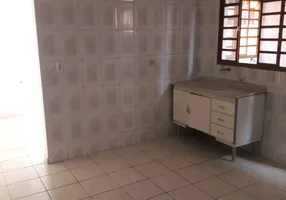 Foto 1 de Casa com 2 Quartos para alugar, 80m² em Jardim Guayana, Taboão da Serra