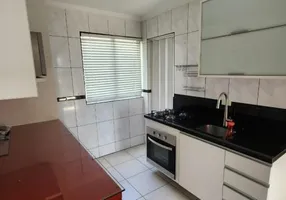 Foto 1 de Apartamento com 2 Quartos à venda, 54m² em Capão Raso, Curitiba
