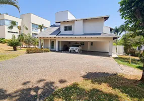 Foto 1 de Casa com 4 Quartos à venda, 411m² em Residencial Aldeia do Vale, Goiânia