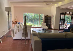 Foto 1 de Casa com 4 Quartos para alugar, 400m² em Jardim Guaiúba, Guarujá