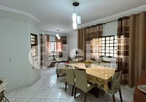 Foto 1 de Casa com 3 Quartos à venda, 168m² em Pampulha, Uberlândia