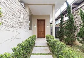 Foto 1 de Casa com 5 Quartos para venda ou aluguel, 591m² em Jardim Guedala, São Paulo