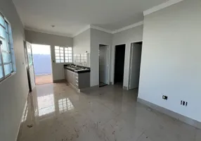 Foto 1 de Casa com 2 Quartos para alugar, 60m² em Parque das Aroeiras, Uberaba