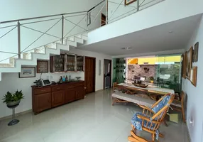 Foto 1 de Casa de Condomínio com 4 Quartos à venda, 197m² em Buraquinho, Lauro de Freitas