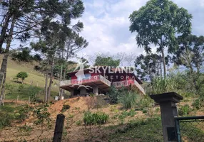 Foto 1 de Fazenda/Sítio com 2 Quartos à venda, 200m² em Zona Rural, Camanducaia