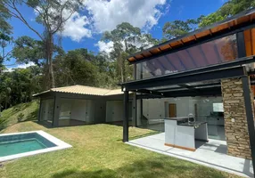 Foto 1 de Casa de Condomínio com 3 Quartos à venda, 160m² em Secretário, Petrópolis