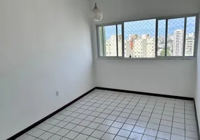 Foto 1 de Apartamento com 2 Quartos à venda, 70m² em Vitória, Salvador