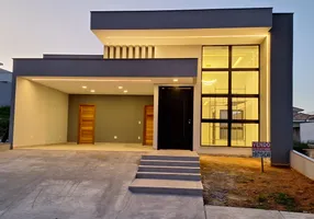 Foto 1 de Casa de Condomínio com 3 Quartos à venda, 188m² em Lagoa de Imboassica, Macaé